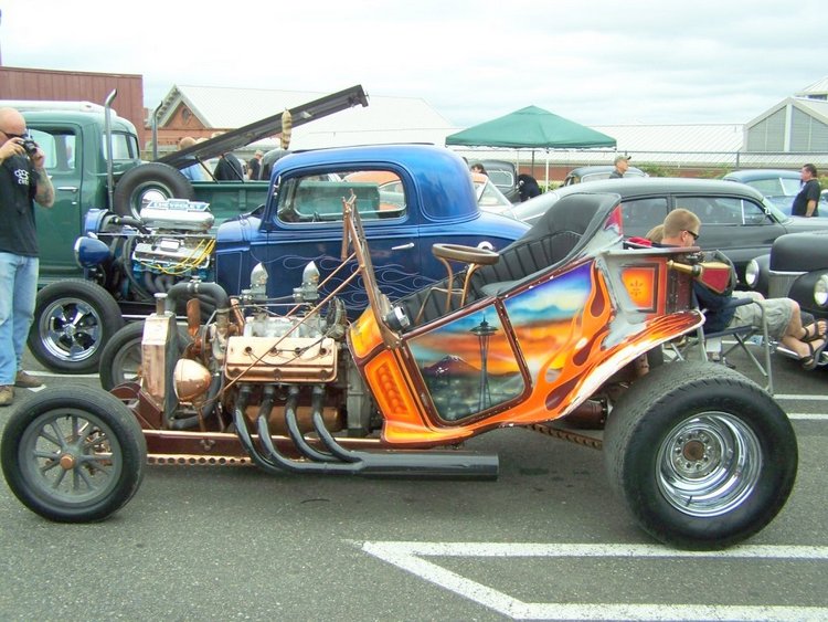 Raked T-Bucket