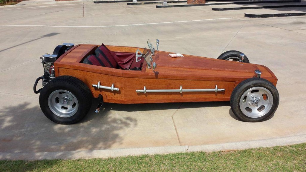 DragULa and the Coffin Car Fascination